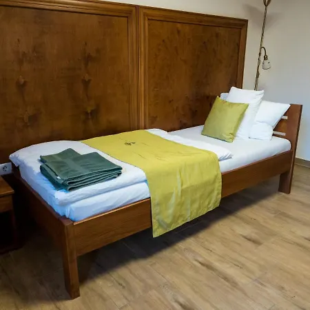 Mamutfenyo Panzio Bed & Breakfast