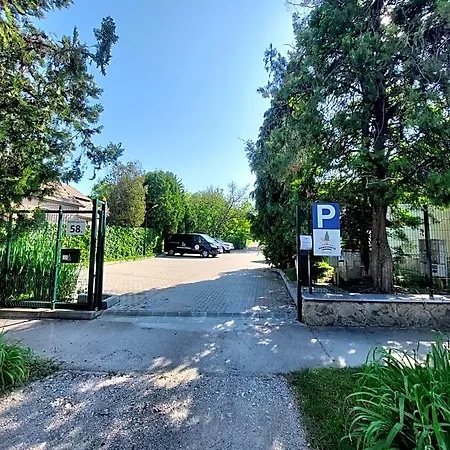 Mamutfenyo Panzio Bed & Breakfast 4*